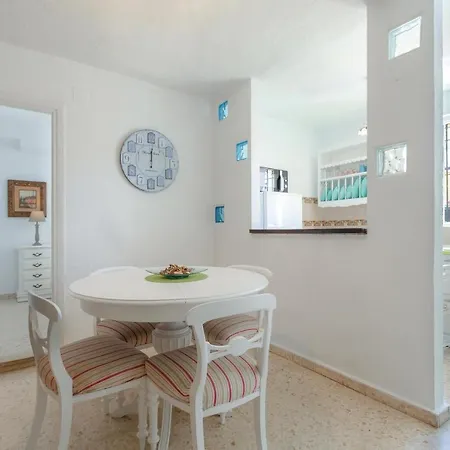 Апартаменты Apartamento Beramendi Торремолинос